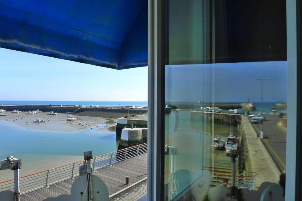 Le Grand Hotel De La Marine "Face A La Mer" Пор-ан-Бессен-Юппен Екстер'єр фото